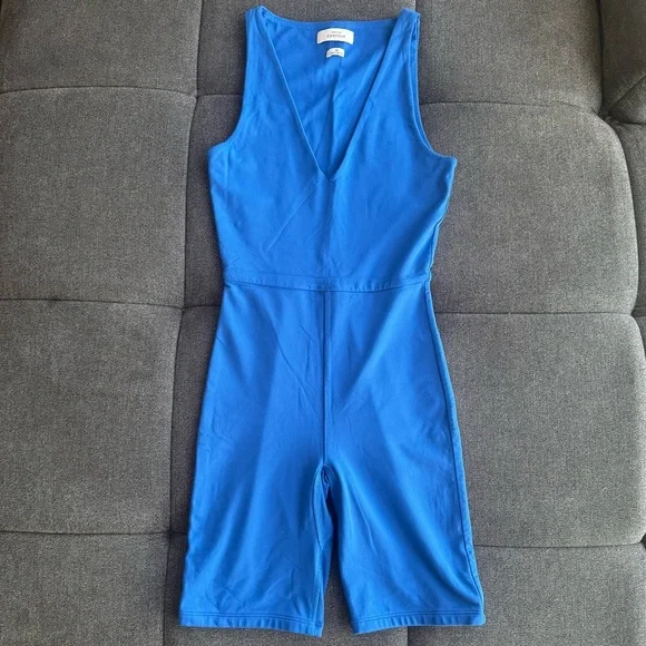 Aritzia Babaton CONTOUR V-NECK ROMPER XS - Picture 3 of 4